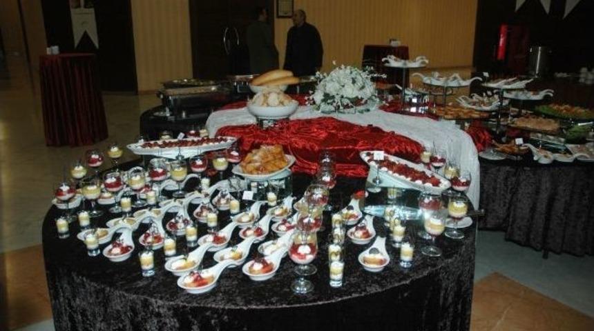 "ekmek İsrafını &Ouml;nleme" Toplantısında Bayat Ekmekten Yapılan Yemekler Yenildi