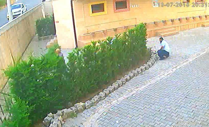 Cemaat namaz kılarken onlar bunu yaptı  G1