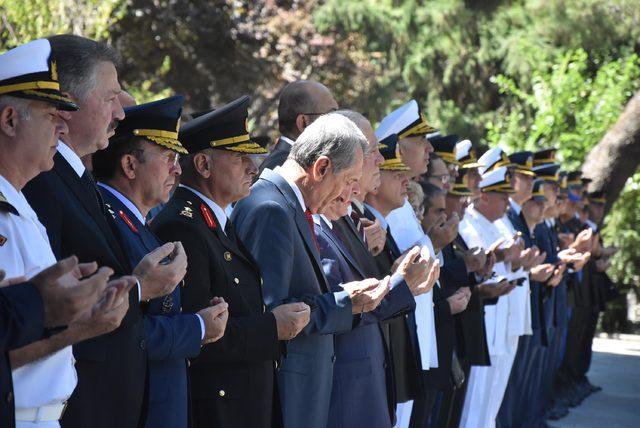 Şehitler İzmir'de de anıldı