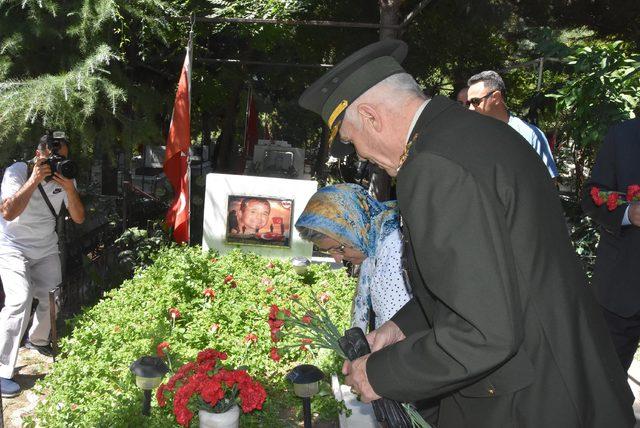 Şehitler İzmir'de de anıldı