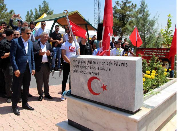 Gaziantep'te 15 Temmuz şehidi, mezarı başında anıldı