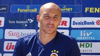 Aatif Chahechouhe: Fenerbahçe'den ayrılmayı düşünmek bile istemiyorum