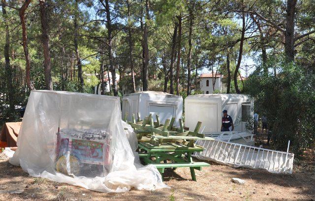 Sahildeki büfeleri sökülünce jandarmaya şikayetçi oldu