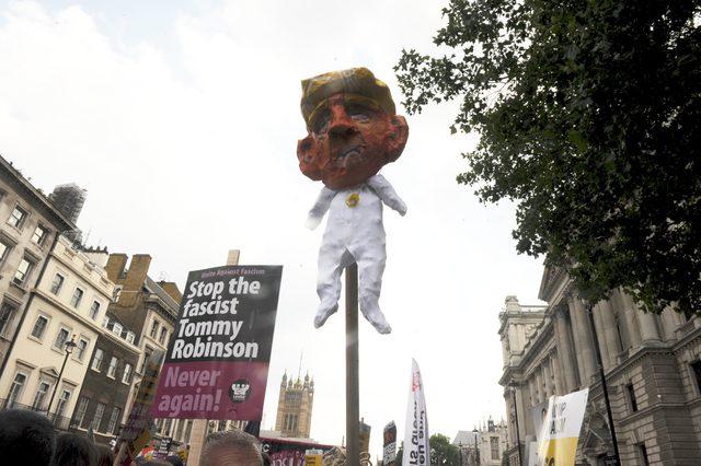 Londra’da Tommy Robinson’ın serbest bırakkılması için gösteriler düzenlendi 