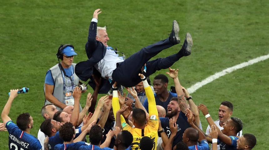 Didier Deschamps hem futbolcu hem teknik direktör olarak Dünya Kupası'nı kazandı