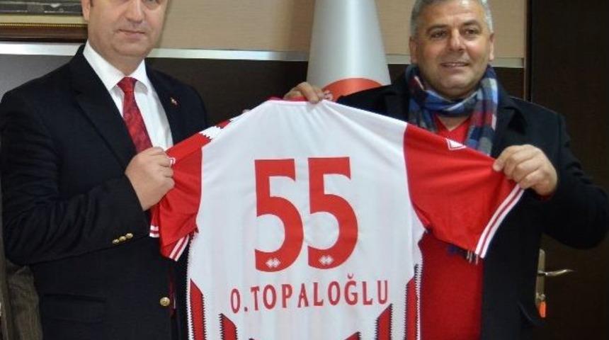 Samsunspor'dan Topaloğlu'na Plaket