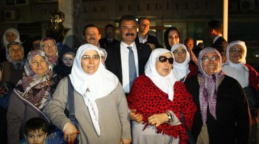 Başkan Tuna, Umreye Giden Vatandaşları Uğurladı