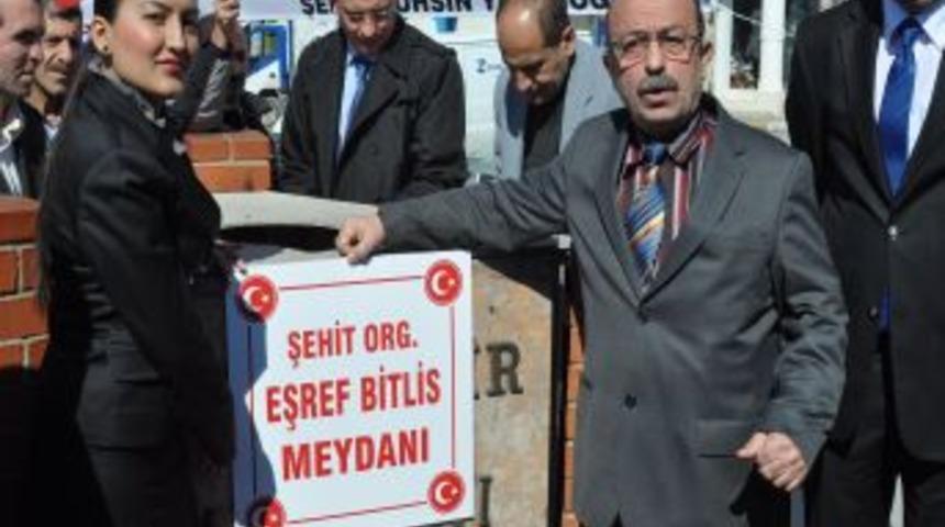 İzmir'deki &Ccedil;evik Bir Meydanı'nın Adının Değiştirilmesi I&ccedil;in Eylem Yapıldı