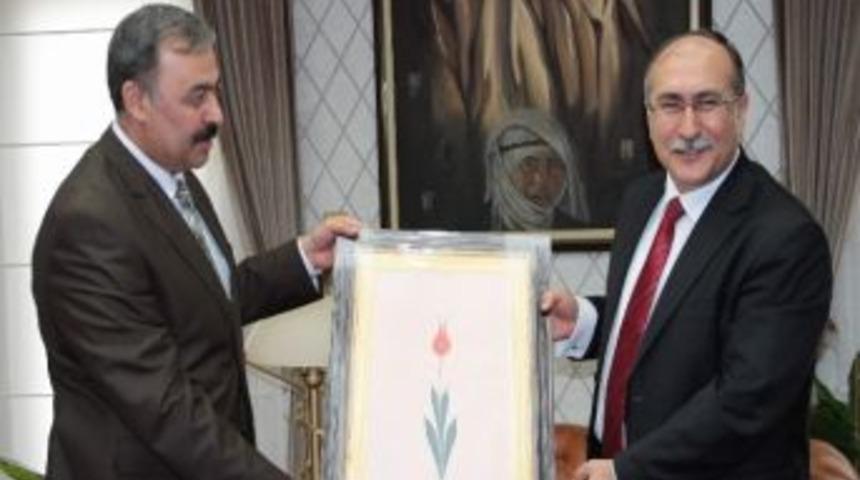Kayseri Pmyo M&uuml;d&uuml;r&uuml; Mustafa Yavuz&rsquo;dan Nevşehir Valisi Savaş&rsquo;a Ziyaret