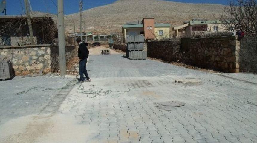 Darge&ccedil;it'te Parke Taşı D&ouml;şeme &Ccedil;alışması Devam Ediyor