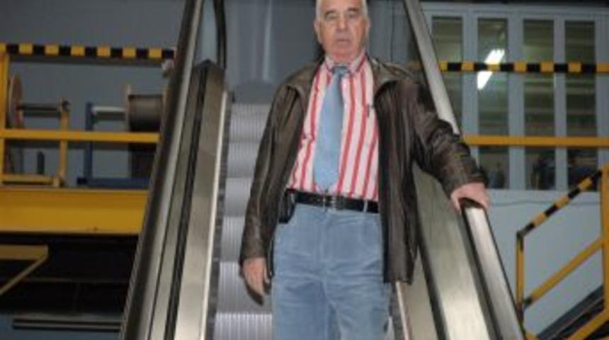 D&uuml;nyaya Y&uuml;r&uuml;yen Merdiven Satıyor, T&uuml;rkiye&rsquo;de &lsquo;yerli&rsquo; Diye Ilgi G&ouml;rm&uuml;yor