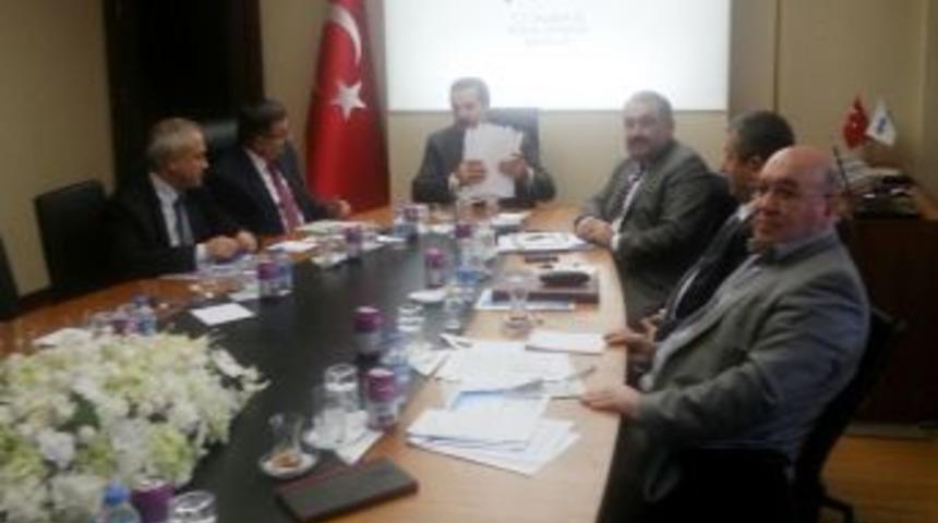 Bakan &Ccedil;elik'ten Memurlara Fazla Mesai M&uuml;jdesi