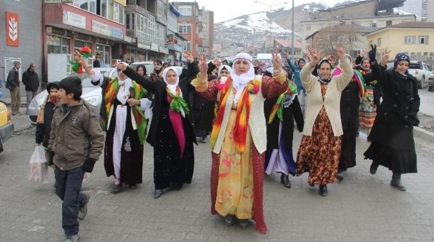 Hakkari&rsquo;de Tutuklu Bayanlara Mektup