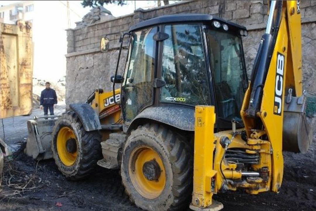 Şemdinli Belediyesi&rsquo;nden &Ccedil;evre Temizliği