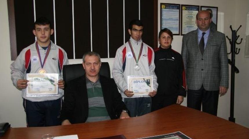 Adapazarı Spor Kulub&uuml;&rsquo;ne Azerbaycan&rsquo;dan 2 Madalya