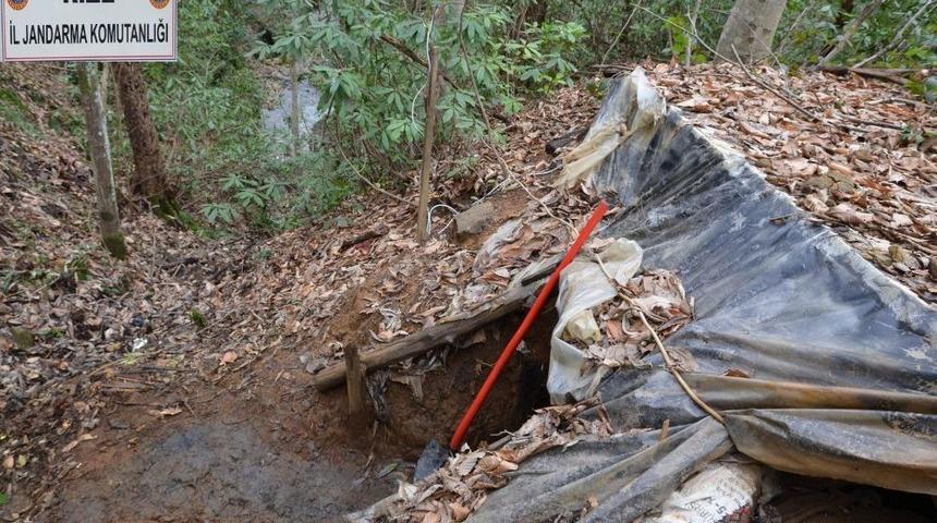 Jandarma'dan Toprak Altındaki Silah Imalathanelerine Baskın