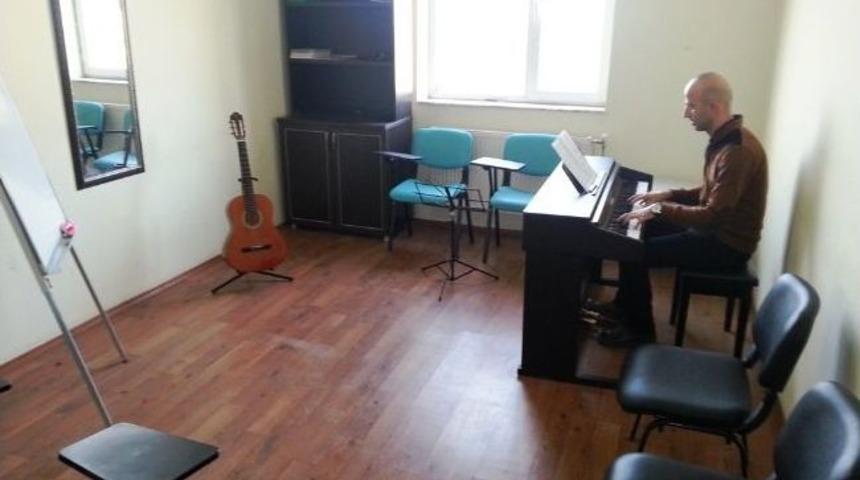 Hi-jazz M&uuml;zik Eğitim Merkezi&rsquo;nin &Ccedil;alışmaları