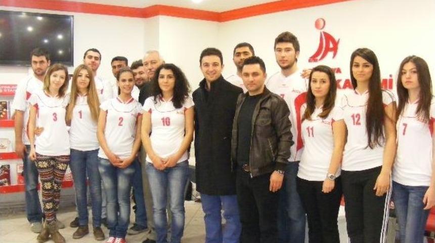 Voleybol Takımlarına Forma Desteği