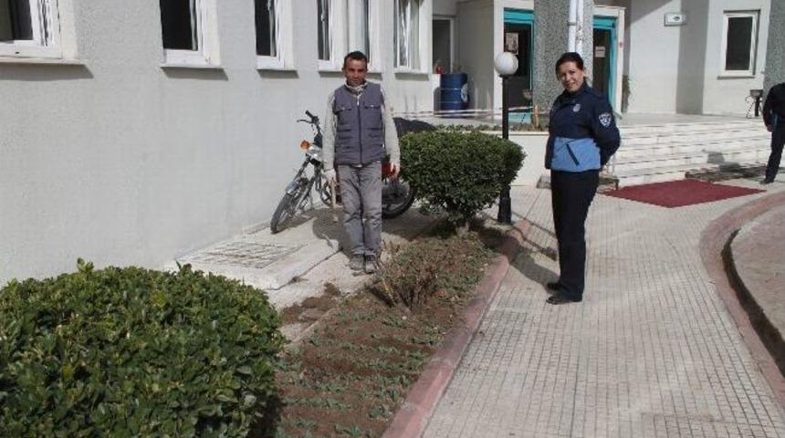 Dinar&rsquo;a 20 Bin Adet Lale &Ccedil;i&ccedil;eği Dikildi