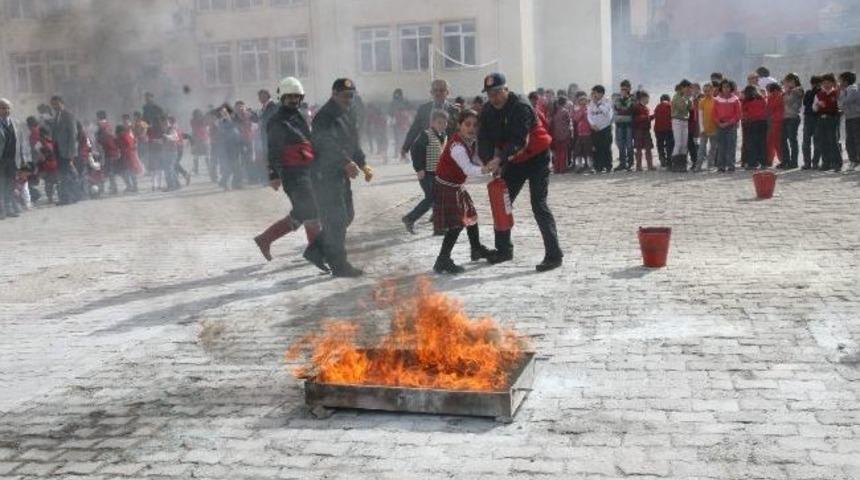 Yozgat Cumhuriyet İlk&ouml;ğretim Okulunda Yangın Tatbikatı