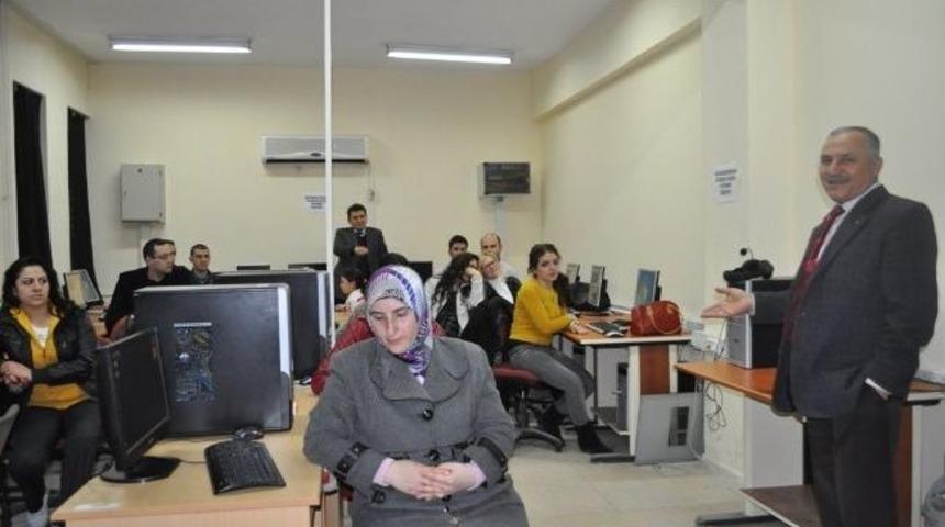 Burhaniye&rsquo;de Bilgisayar Kurslarına B&uuml;y&uuml;k İlgi
