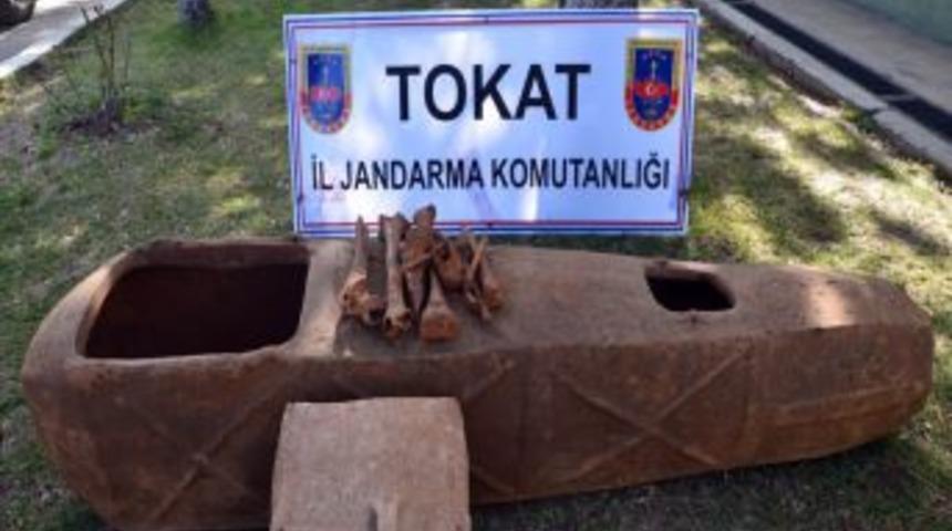 Tokat'ta Tarihi Mezar Ka&ccedil;ıran Kişi Yakalandı