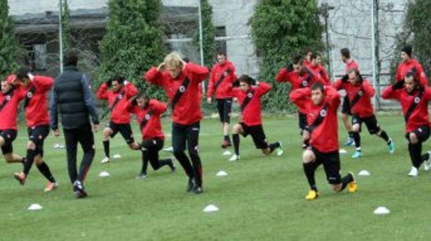 Gen&ccedil;lerbirliği, İBB Ma&ccedil;ını Bekliyor