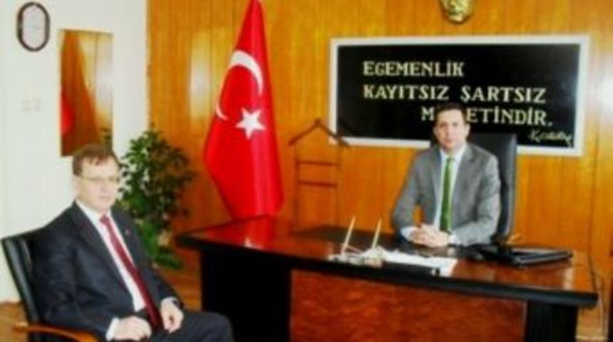 Kırklareli Meteoroloji M&uuml;d&uuml;r&uuml; G&uuml;rb&uuml;z&rsquo;den Kaymakam &Ouml;zderin&rsquo;e Ziyaret