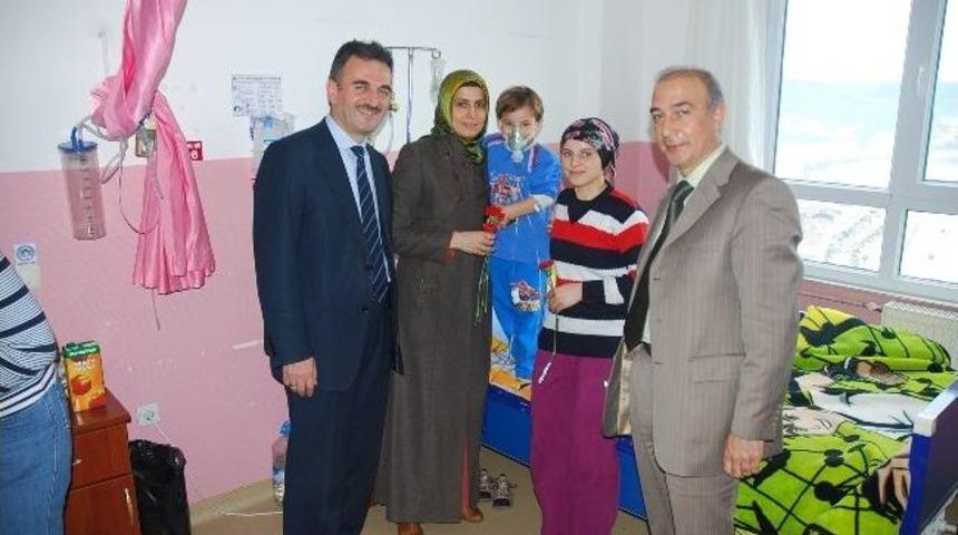 Yılmaz Hastaları Ziyaret Etti