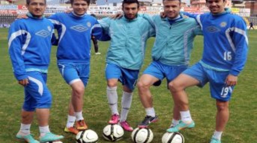 Nazilli Belediyespor'da Golc&uuml;ler Oru&ccedil; Bozacak