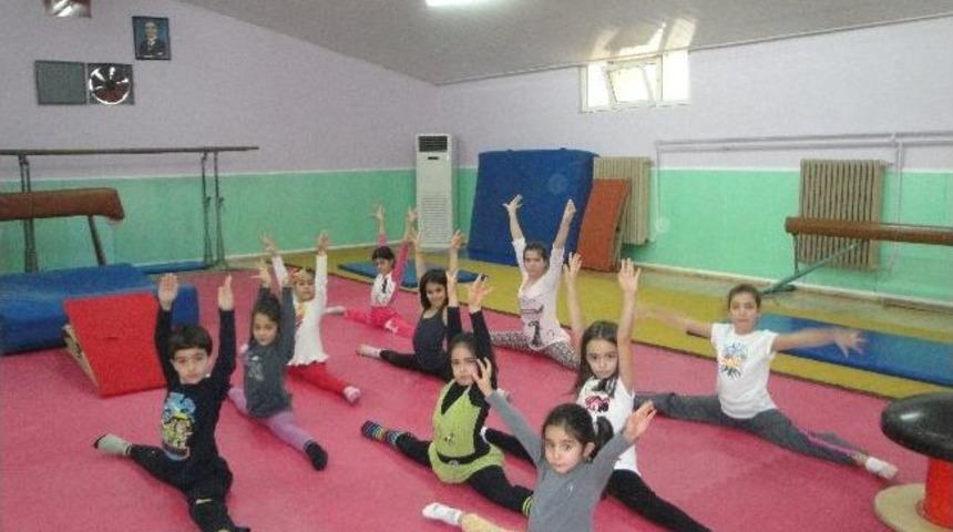 Aydınlıların Cimnastiğe İlgisi Artıyor
