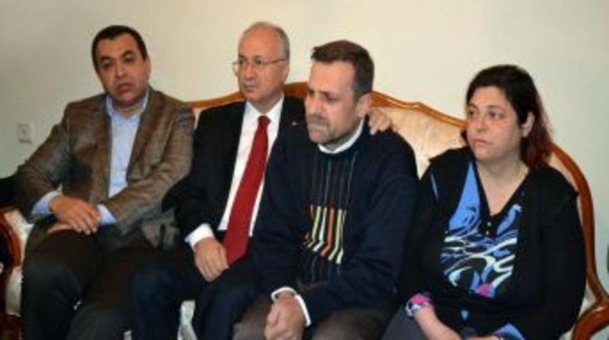 Vali Daş&ouml;z, Organlarıyla 5 Kişiye Şifa Olan &Ouml;ğrencinin Ailesini Ziyaret Etti