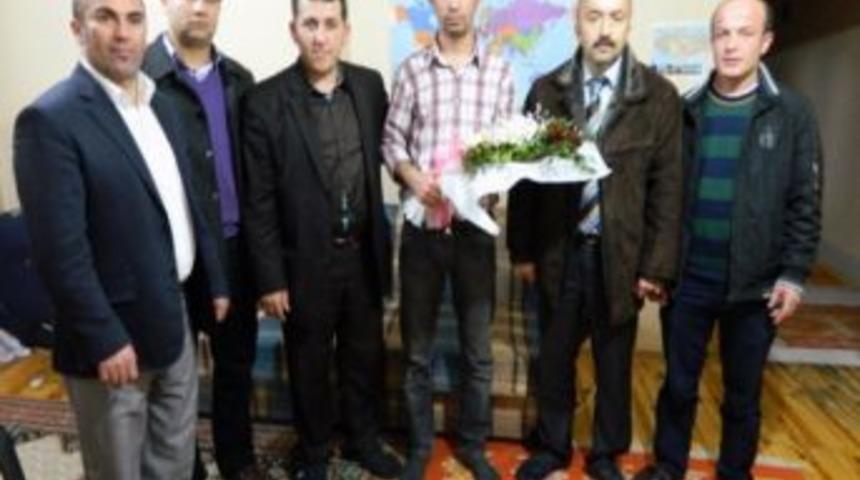 Gikder’den Darp Edilen Akademisyene Geçmiş Olsun Ziyareti