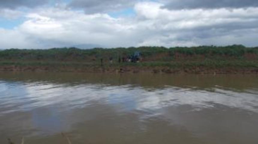 Afrin &Ccedil;ayı'nda Akıntıya Kapılan &Ccedil;oban Bulunamadı