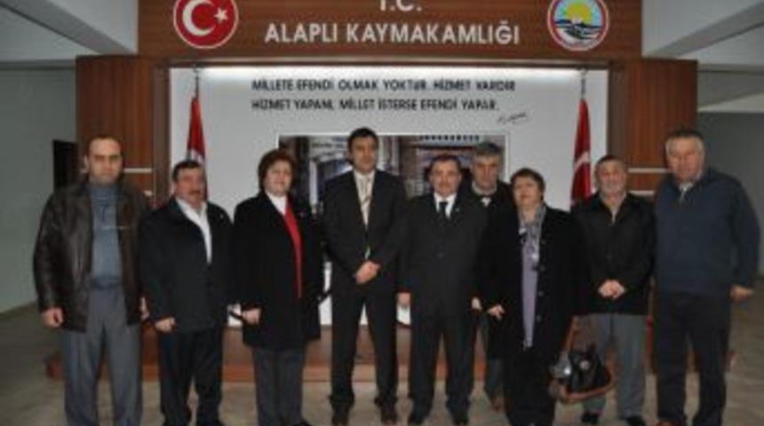 Kızılay Alaplı Şubesi y&ouml;netimi Protokol ziyaretlerinde bulundu