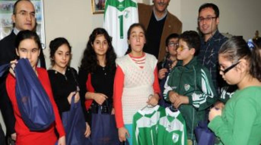 TOFAŞ, G&ouml;rme Engelliler Spor Kul&uuml;b&uuml;'ne Sponsor Oldu