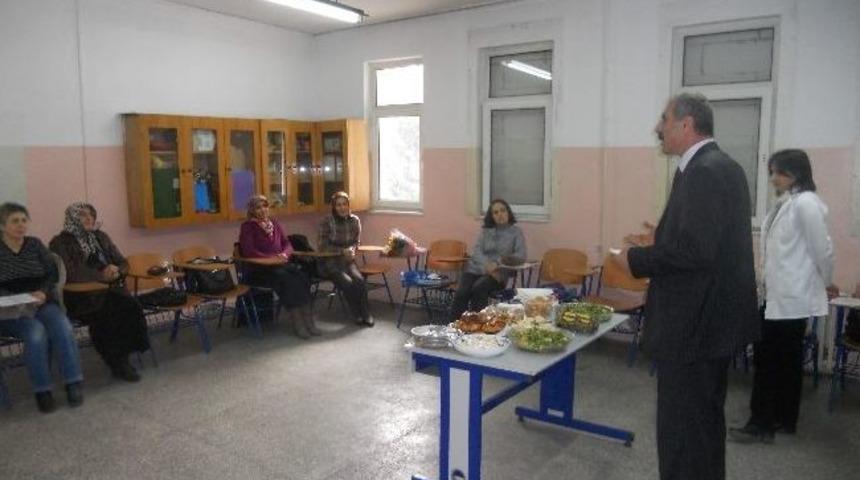 Cumhuriyet Ortaokulu Velilerine Seminer