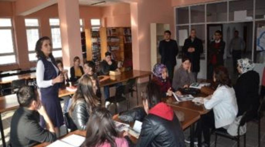 &Uuml;niversiteli &Ouml;ğrencilere K&uuml;t&uuml;phane Projesi