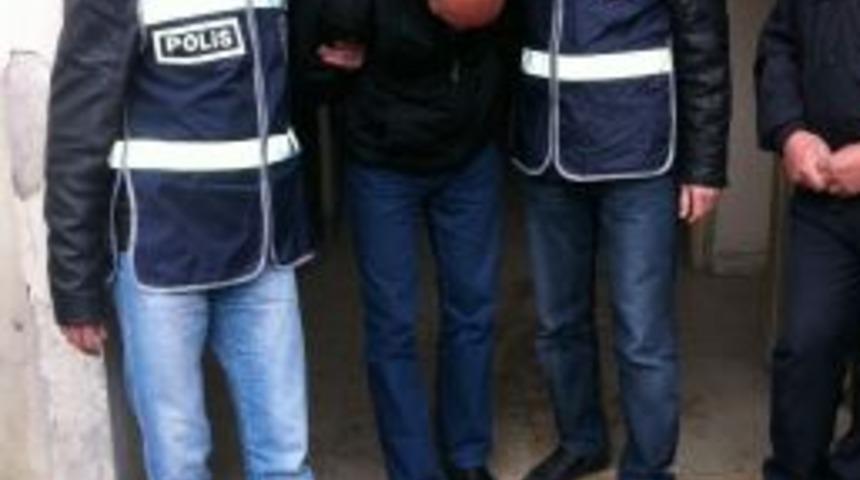 Hırsızlıktan Aranan Zanlı, Hırsızlık Yaparken Yakalandı