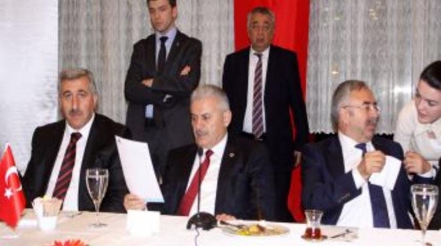 Bakan Yıldırım: Suriye&rsquo;ye Giden T&uuml;m U&ccedil;akları Denetlersek Havacılık Fel&ccedil; Olur