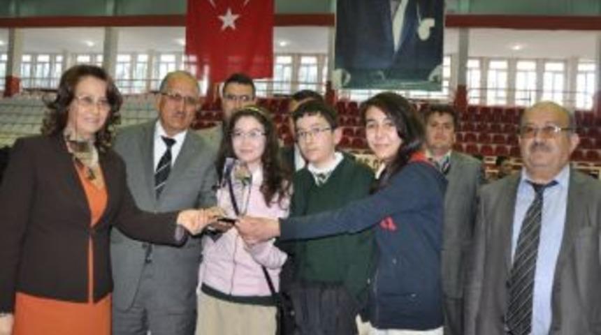 Bilgi Yarışmasında Sultan Akın Ortaokulu Birinci Oldu