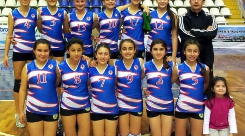 Altınovalı Yıldız Kızlar Voleybolde Finalde