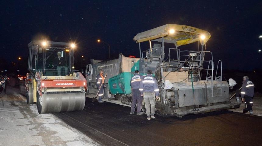 Büyükşehir ÇÜ’nün Yollarını Asfaltladı