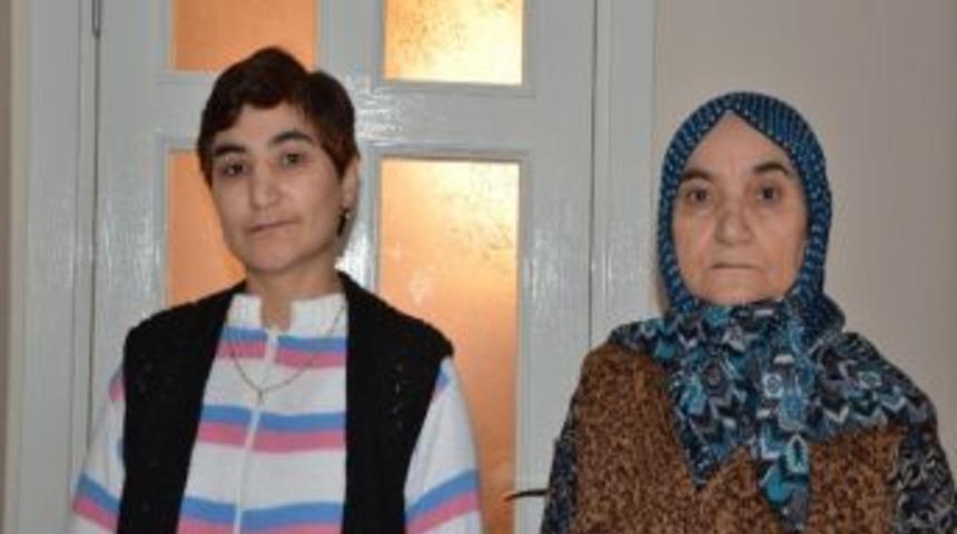 Engelli Kızıyla Yalnız Yaşayan Kadının Emekli Maaşını &Ccedil;aldılar