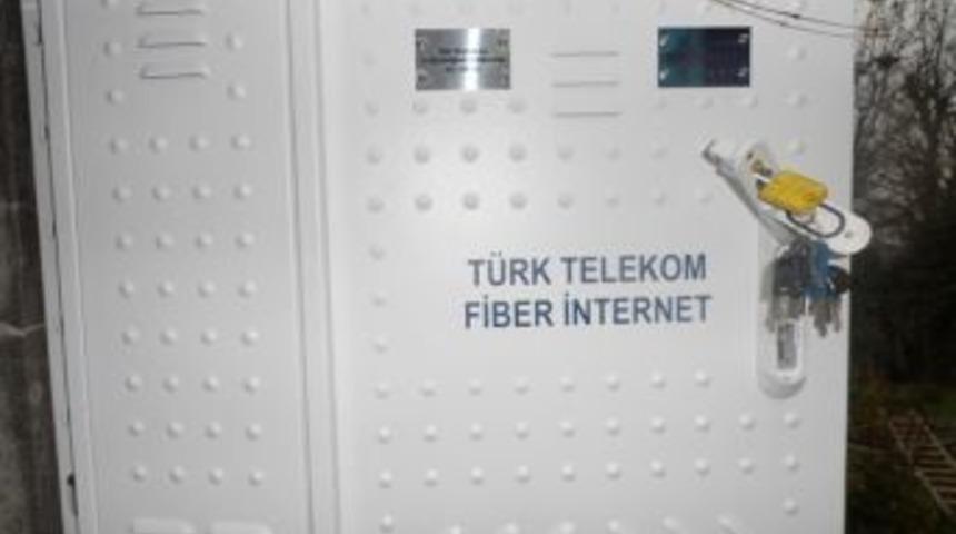 Alaplı &Ccedil;amlıbel K&ouml;y&uuml;ne Fiber Optik Kablo &ccedil;ekildi