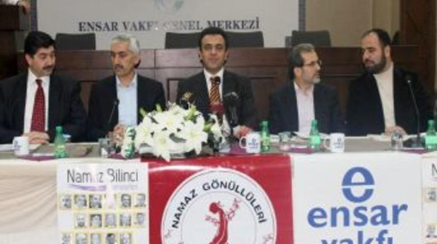 Ensar Vakfı'ndan &Uuml;niversitelilere Namaz Semineri