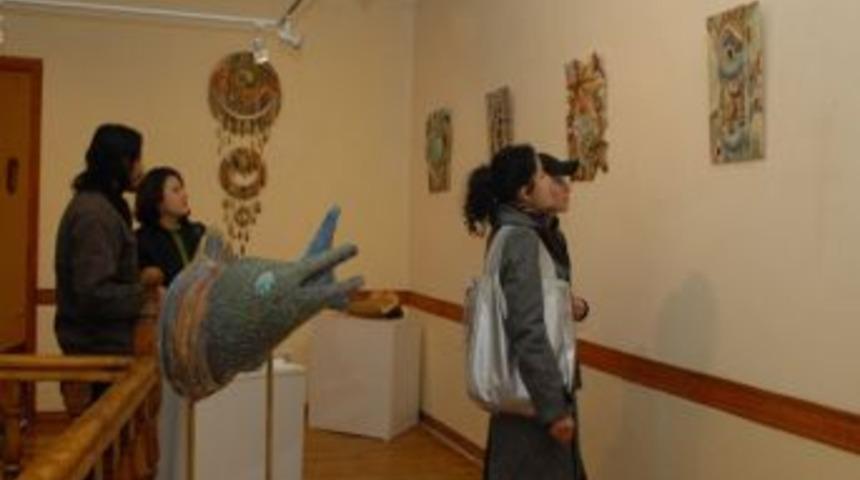 "emek&ccedil;i Kadın" Konulu Resim Ve Seramik Sergisi A&ccedil;ılacak