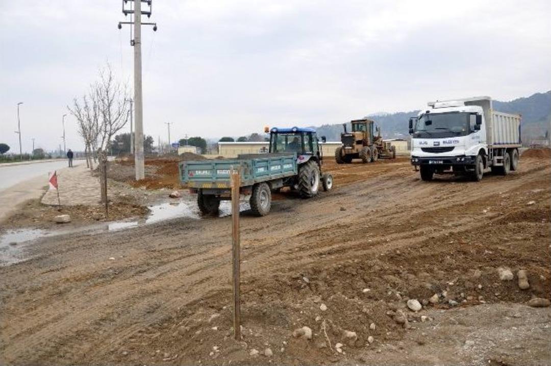 Salihli'de 100 Bin Metrekarelik Alanda D&uuml;zenleme &Ccedil;alışması Başladı