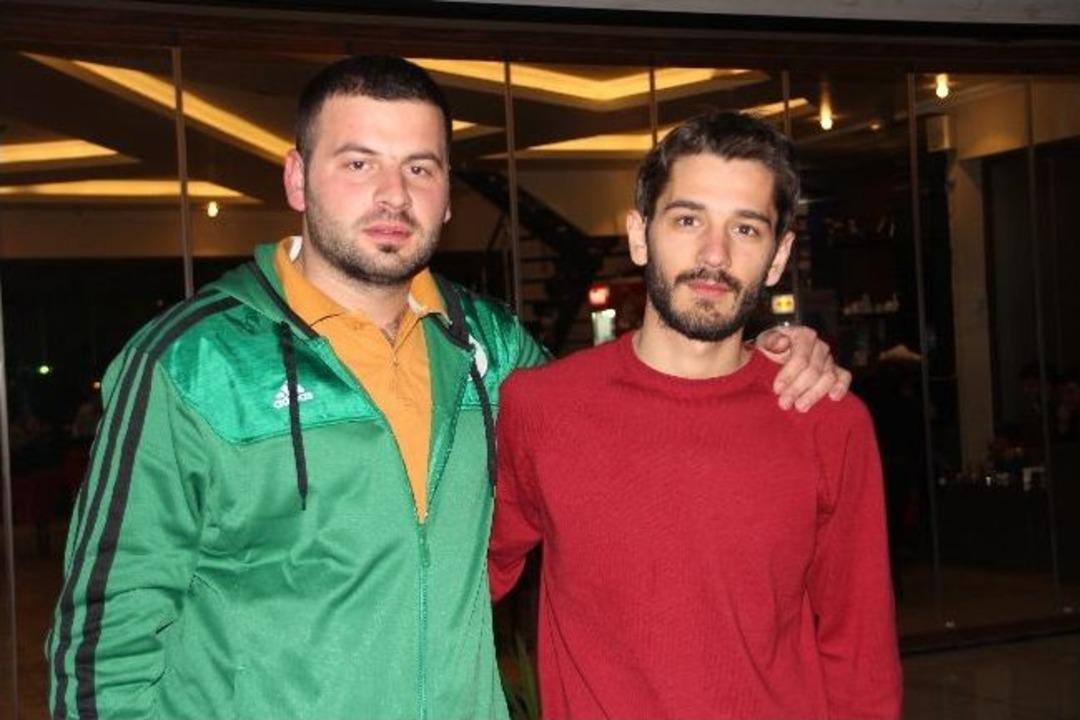 Sakaryasporlu Taraftarlar Futbolcularla Yemekte Buluştu