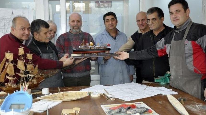 Ko-mek Kursiyerleri &Uuml;sk&uuml;dar Vapuru'nun Maketini Yaptı